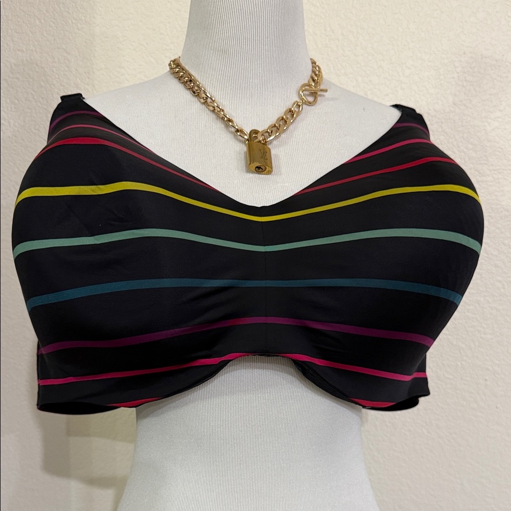 Torrid Curve Striped Black no wire Bra size 48DDD